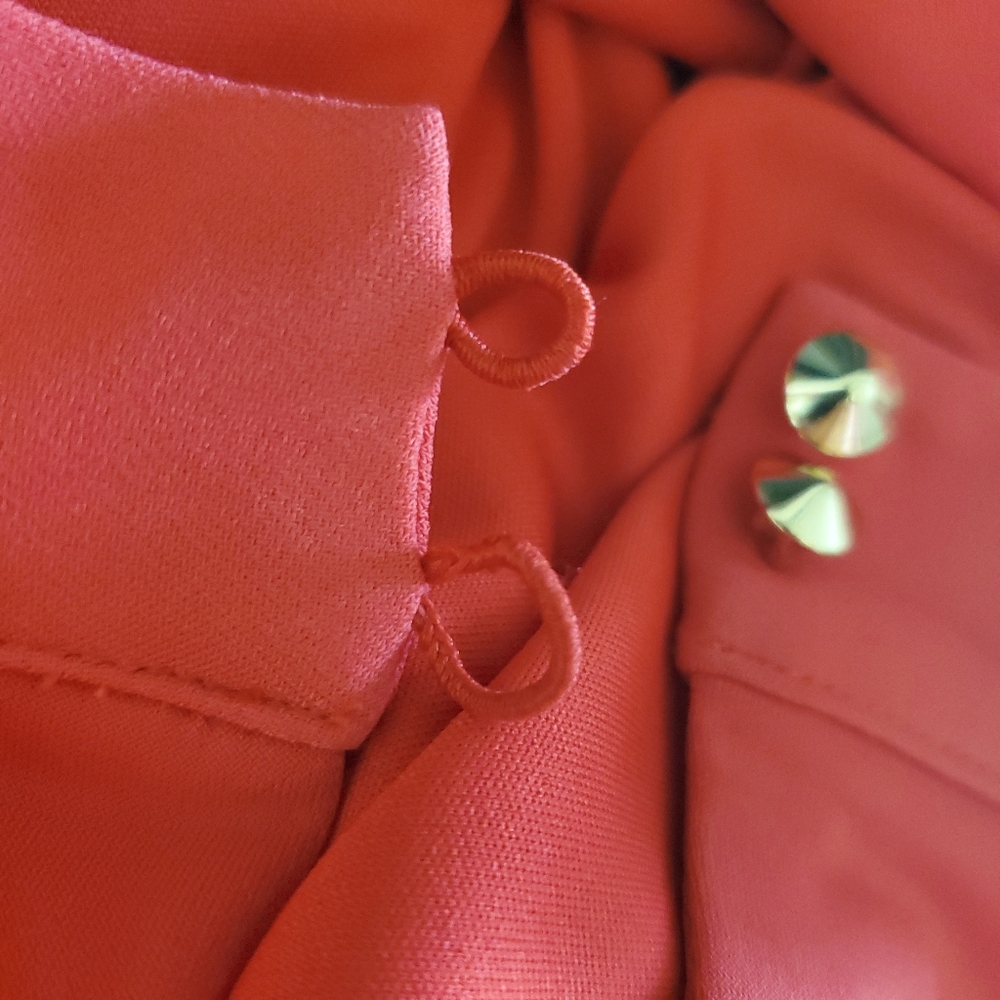 Jessica Simpson Cold Shoulder Coral Mock Neck Attached Belt Sheath Dress Size 2 - Picture 10 of 16